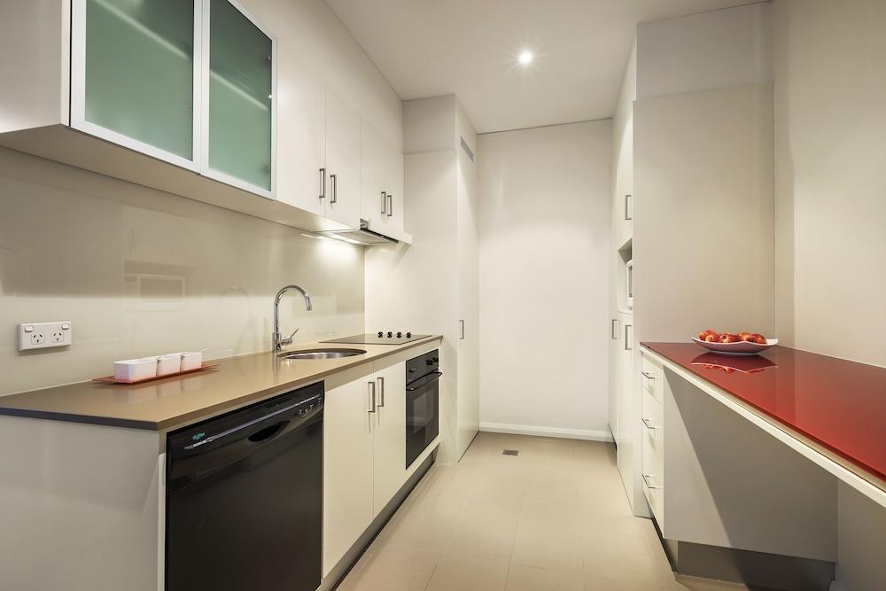 Quest Canberra Luaran gambar