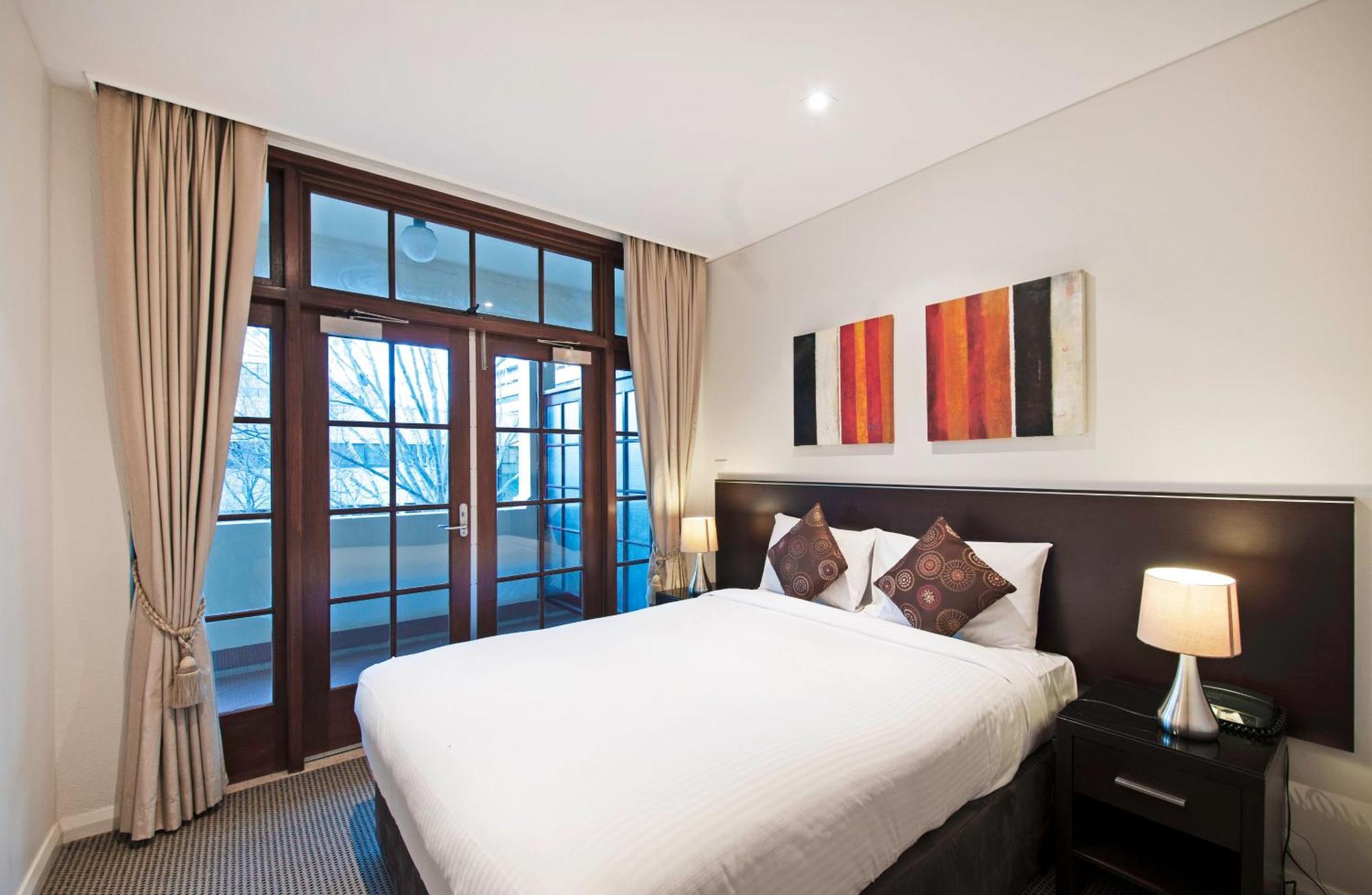 Quest Canberra Luaran gambar