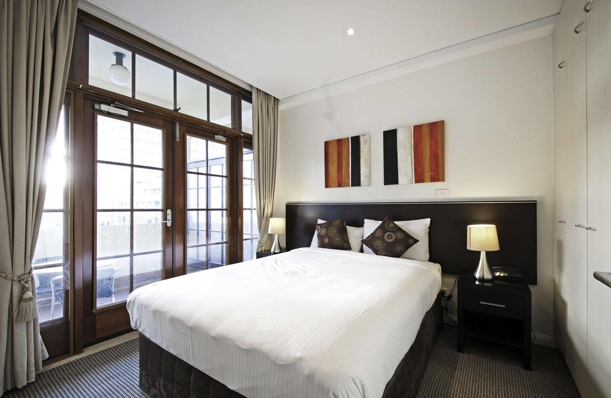 Quest Canberra Luaran gambar