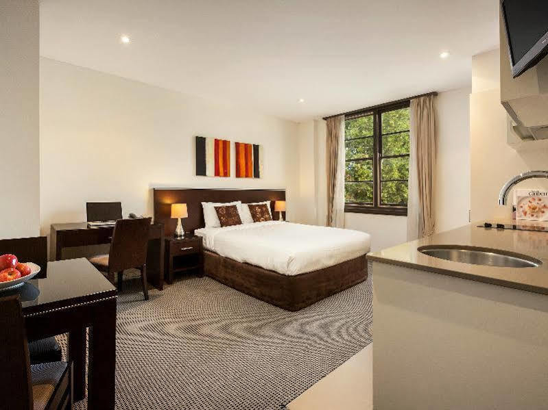 Quest Canberra Luaran gambar